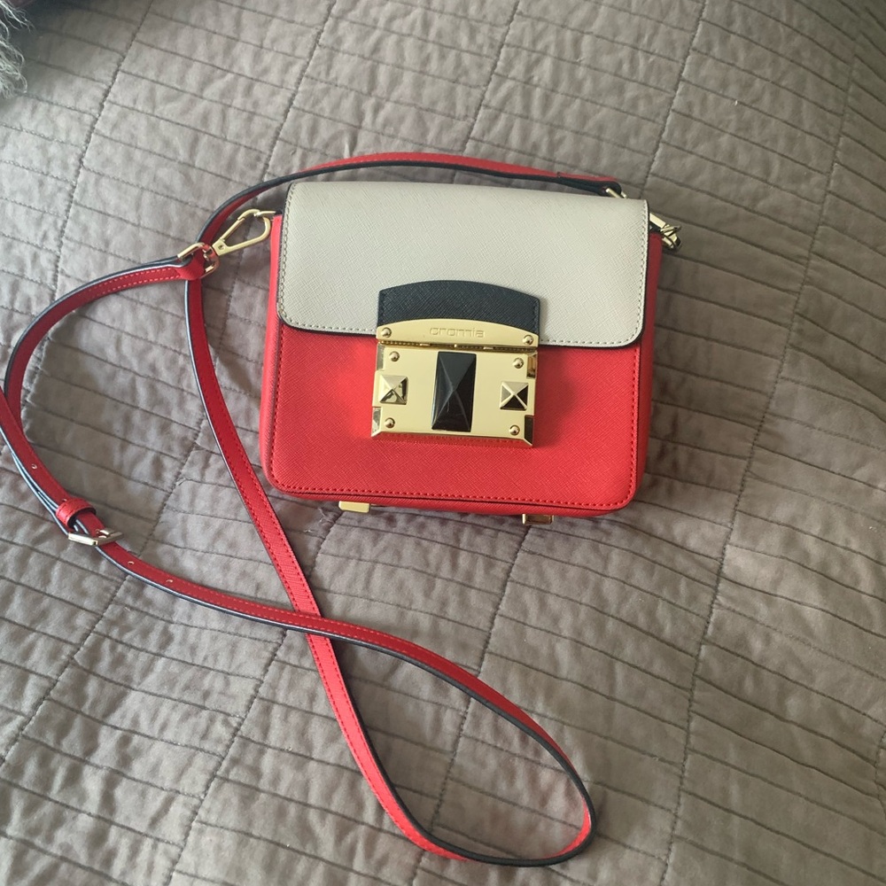 Cromia leather crossbody-excellent condition.